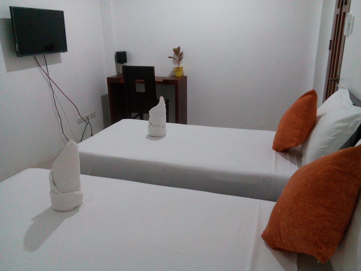 Bed and Breakfast Abeth'S Haven Puerto Princesa Exterior foto